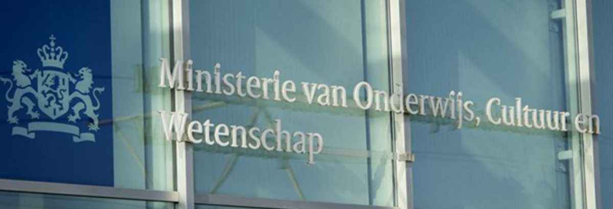 opschorten schoolexamens